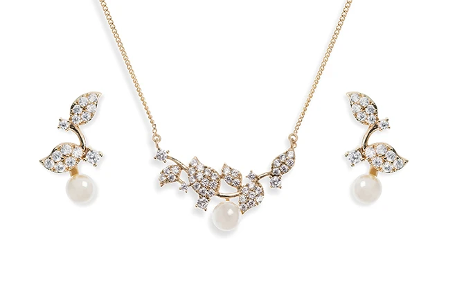 Ivory And Co Aphrodite Gold Pendant 5 Ivory And Co Aphrodite Gold Pendant - Image 3