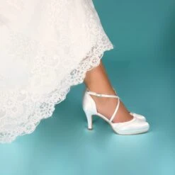Perfect Bridal Isobel Shoes – Ivory Satin -Bridal Supply Store Isobel 292A0272 scaled 1